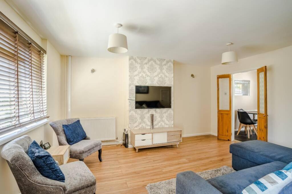 Off Road Parking, Smart Tv In Each Room! Swansea Bagian luar foto