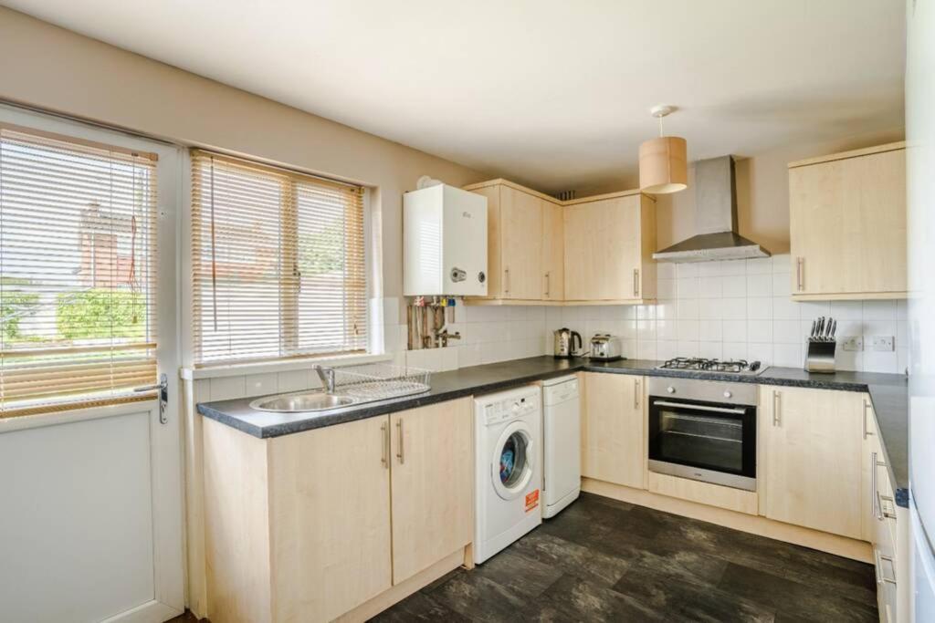 Off Road Parking, Smart Tv In Each Room! Swansea Bagian luar foto