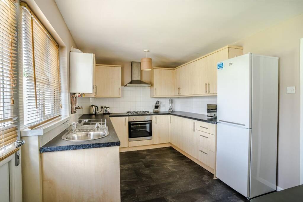 Off Road Parking, Smart Tv In Each Room! Swansea Bagian luar foto