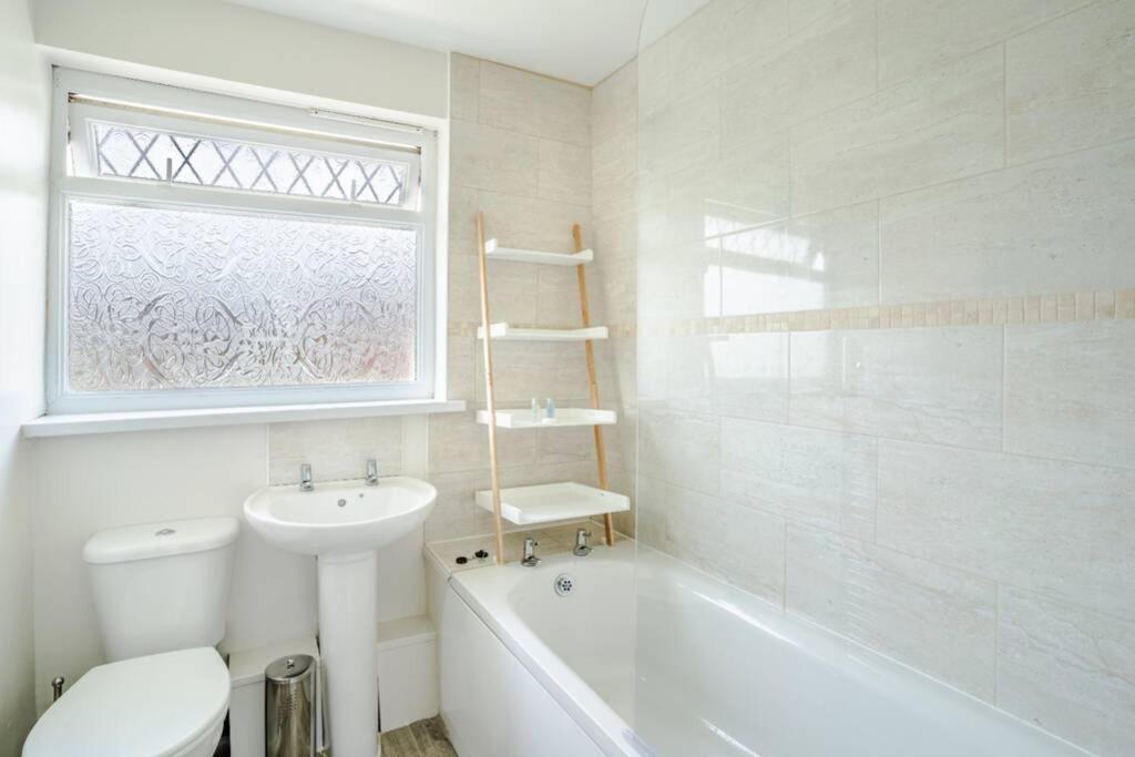 Off Road Parking, Smart Tv In Each Room! Swansea Bagian luar foto